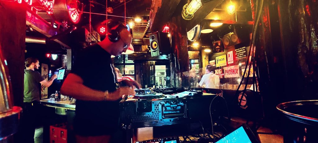 DJ Grampa Kempa at De Kram